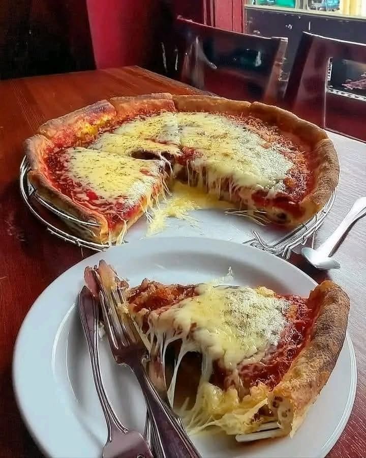 HOMEMADE CHICAGO STYLE DEEP DISH PIZZA HOMEMADE CHICAGO STYLE DEEP DISH PIZZA